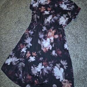 Simply Vera Vera Wang Black and Mauve Floral Blouse